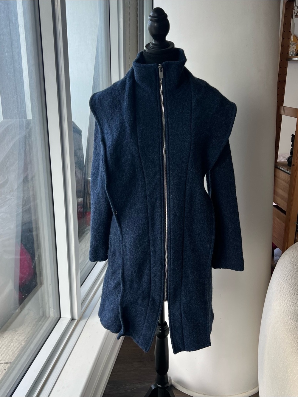 Excellent Condition- Navy Zip-Front Wool Blend Coat Luxury brand Club Monaco